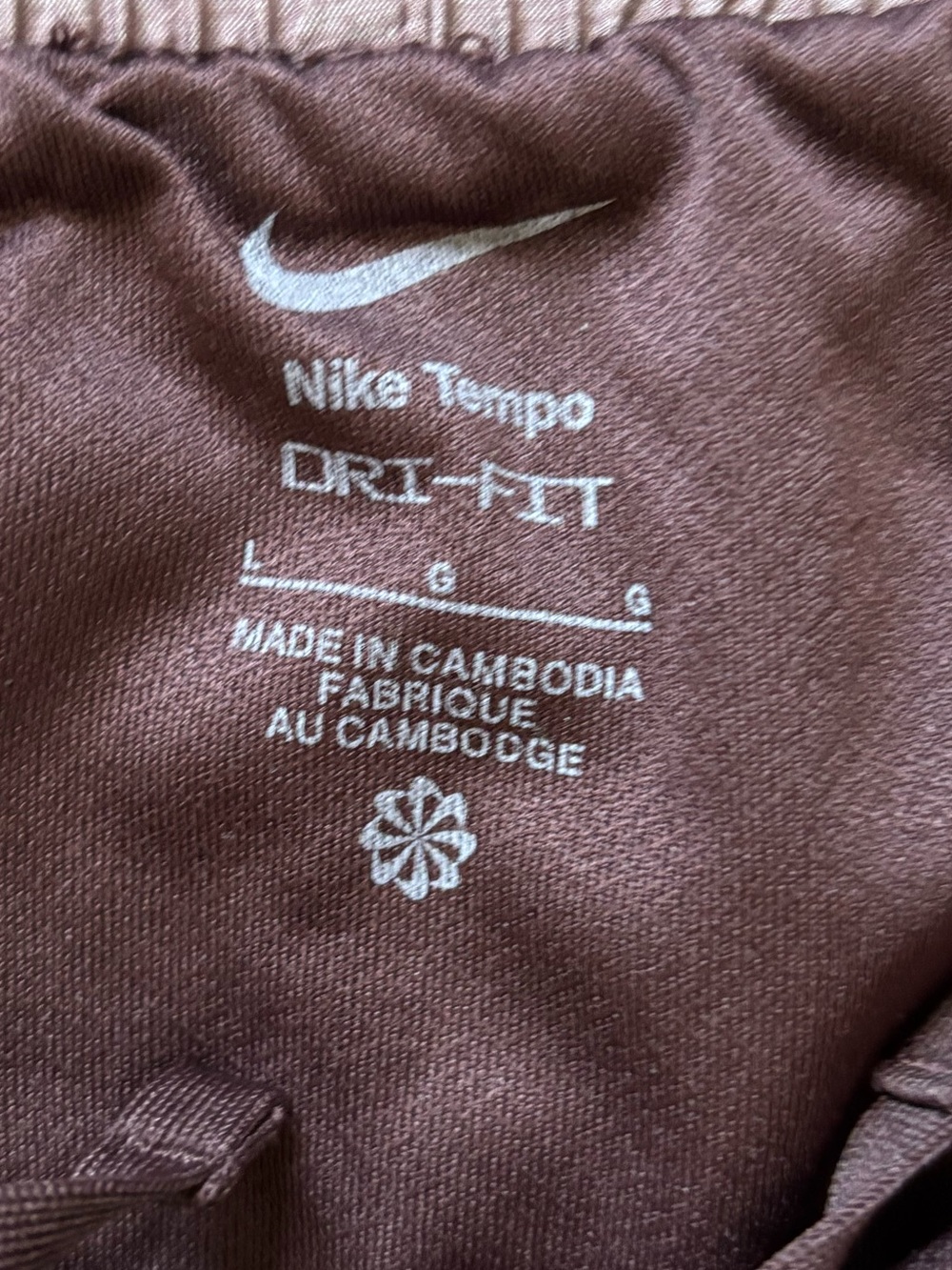 😱 SALE - Nike Women's Two-Tone Mauve and Maroon Athletic Shorts - Picture 4 of 4